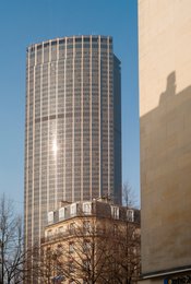 -14th-arrondissement;-Architectural-contrast;-Blue-sky;-Contemporary-architecture;-Eugène-Beaudouin;-Haussmann-building;-Kaleidos;-Kaleidos-images;-La-parole-à-limage;-Montparnasse-district;-Paris;-Skyscraper;-Stories-Pictures;-Tarek-Charara;-Tour-Montparnasse;-Urban-landscape;-Winter
